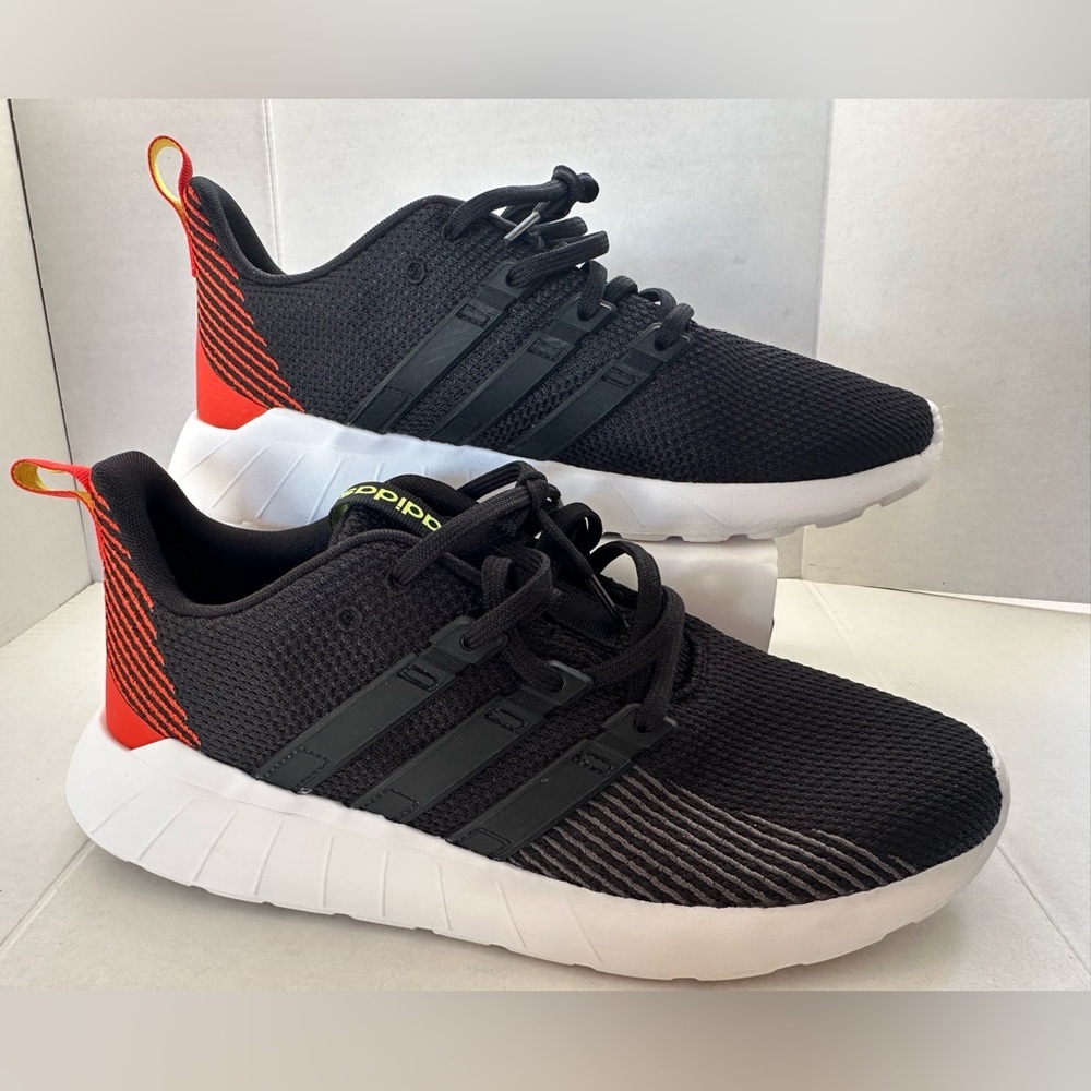 Adidas Questar Flow shoes, for men size 9 1/2